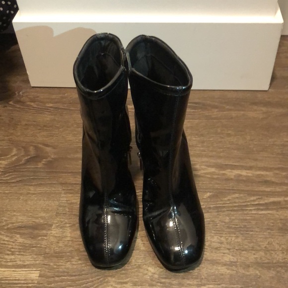Urban Outfitters black heeled boots - Picture 4 of 4